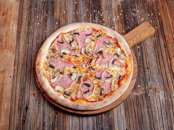 Parmesan - Пицца с ветчиной и грибами