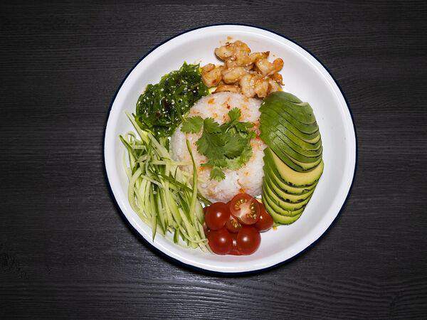 Чернозём - Боул с креветками в соусе сладкий чили