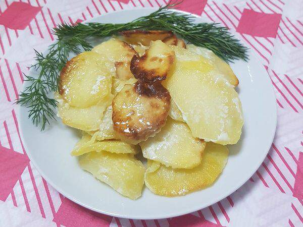 Семейное - Картофель, запеченный в соусе