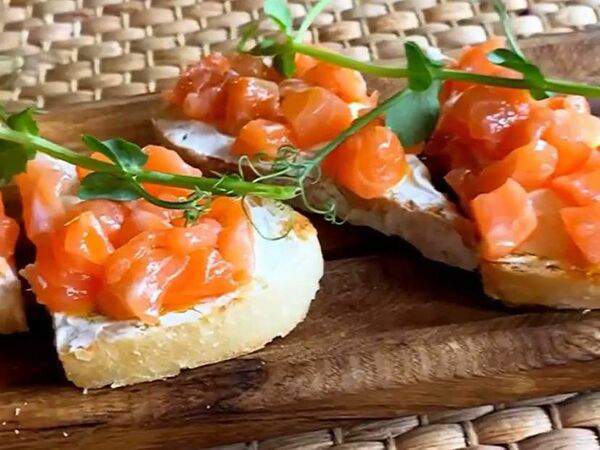 VinBurger - Брускетта с лососем