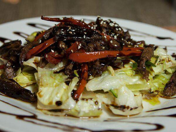 Бисквит - Теплый салат с говядиной