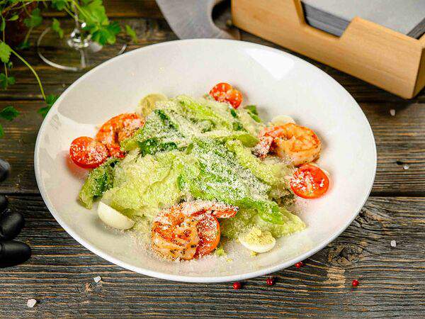 Веранда - Салат Цезарь с креветками