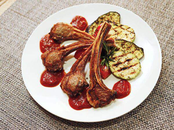 Аист - Каре ягненка с овощами