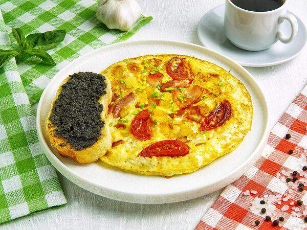 Burrata - Фриттата с беконом, томатами черри и картофелем