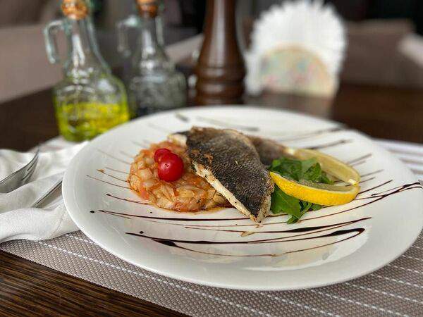 Tapadera - Филе Сибаса с тыквенным булгуром