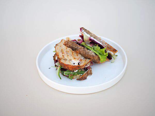 Coffeeline - кофе и еда - Бутер с тунцом и свеклой