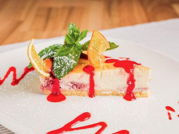 Ristorante Da Claudio - Лаймовый чизкейк с клубникой