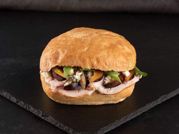 Лаўка - Индейка, слива и голубой сыр