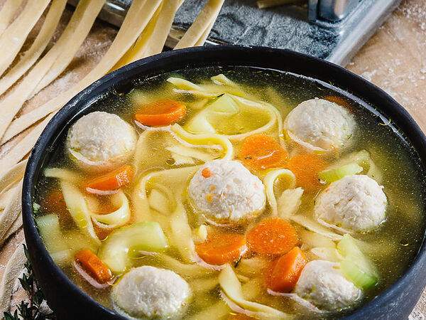 The Black Door - Куриный суп с домашней лапшой