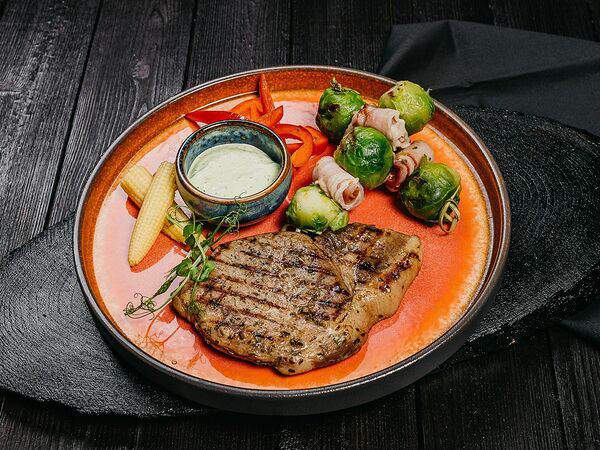 Best Hall - Стейк из свинины