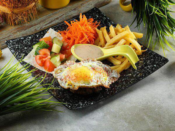 Арт-кафе Африка - Бифштекс из рубленой говядины