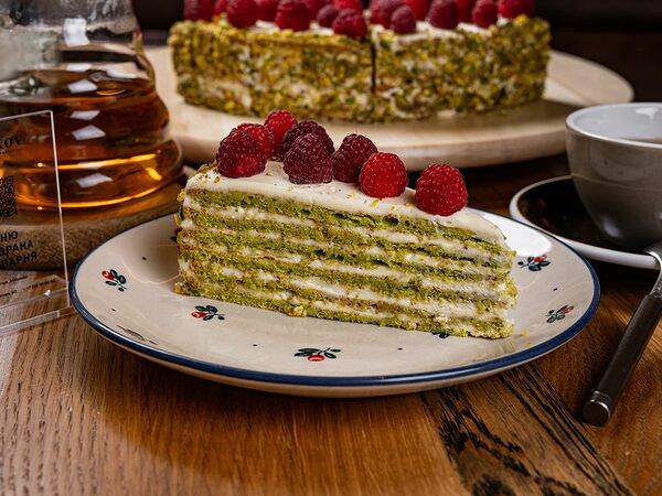 Сыроварня - Фисташковый торт с малиной и мятой