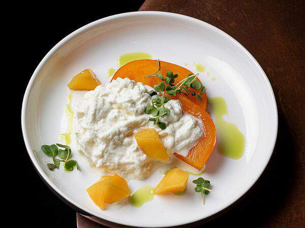 Мона - Страчателла с клубникой и манго