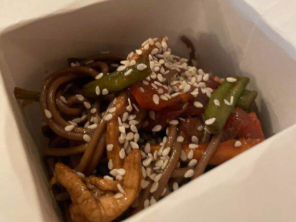 Cosa Nostra - Лапша Соба с овощами и курицей