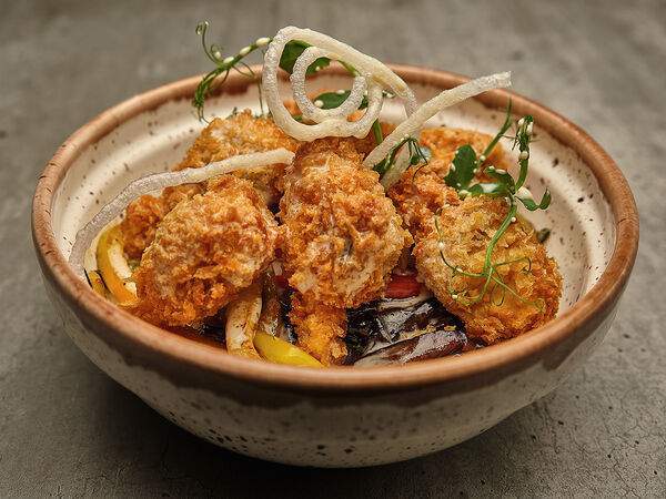 Останемся здесь - Тёплый салат со стеклянной лапшой, грибами в панировке, и сливочно-острой заправкой