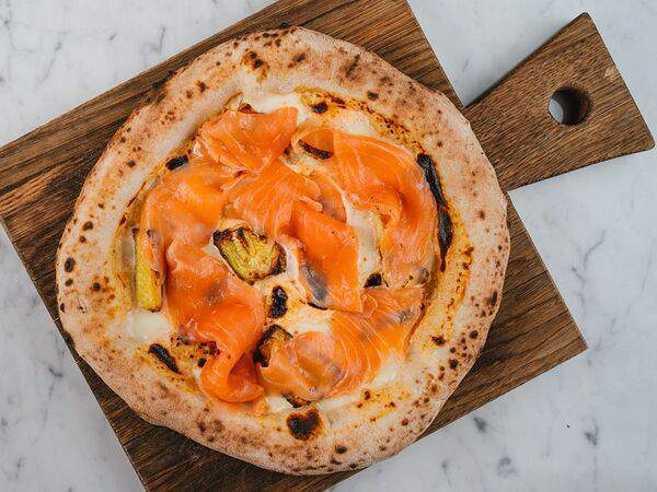 Trattoria 23 - Пицца с семгой и цукини