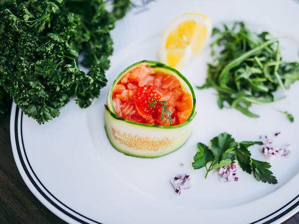 БАЗА - Салат Тар-тар из лосося с авокадо