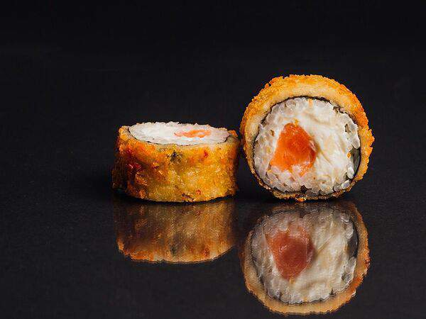 Fish & rice - Ролл во фритюре с лососем