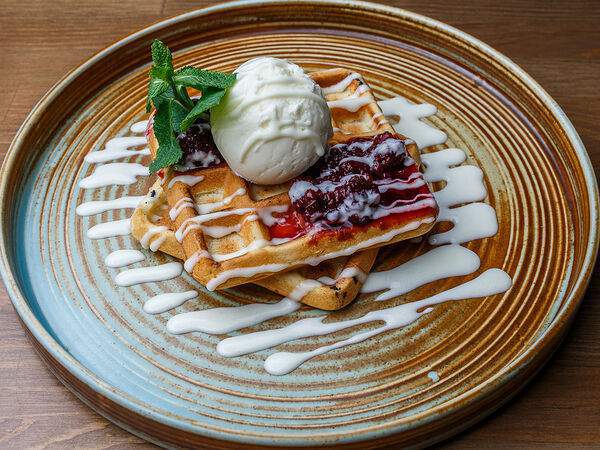 Hookah Place by Smokkin - Венские вафли с ванильным соусом