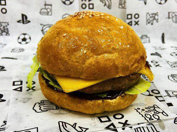 Плойка - Бургер с говяжьей котлетой