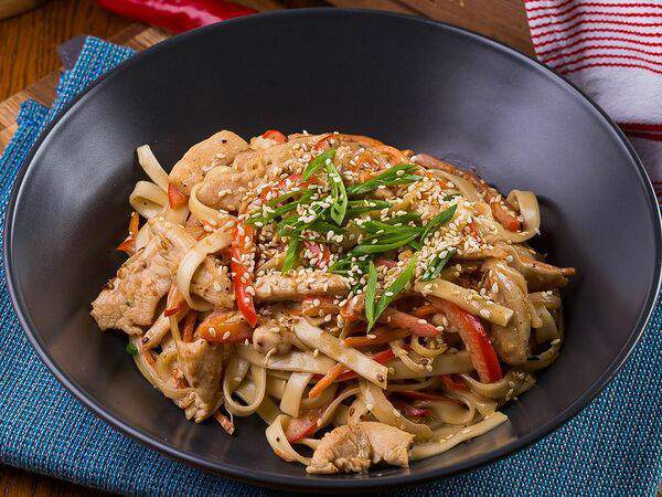 Kimchi Chicken - Вок с курицей