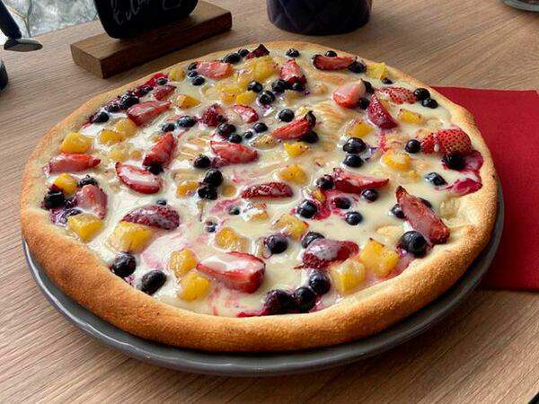 Two pizza - Пицца сладкая с ягодами