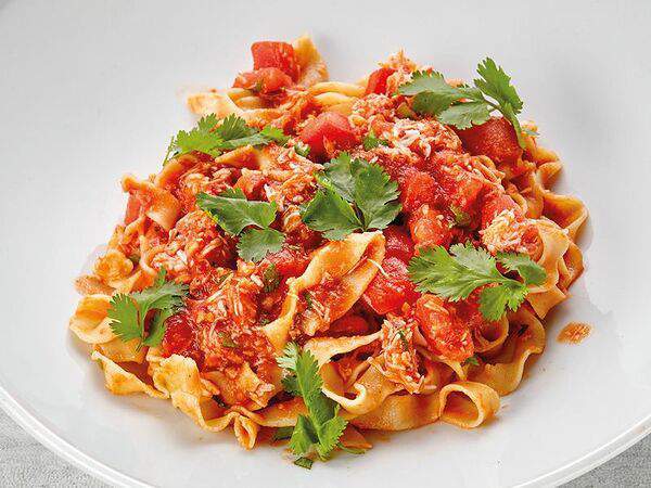 Эй, Джованни! - Феттуччине с камчатским крабом в легком томатном соусе