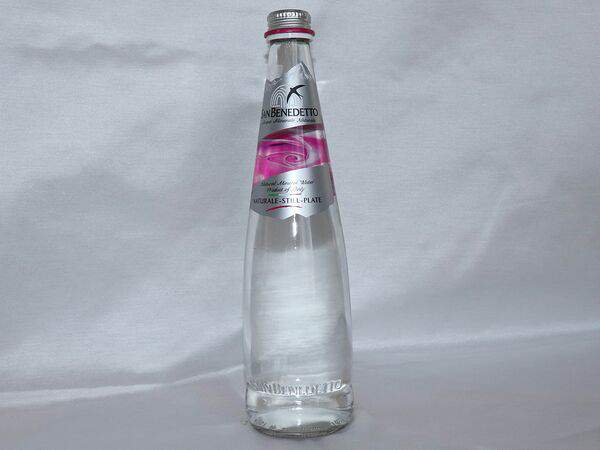 Вилла Подлипки - Минеральная вода San Benedetto с газом