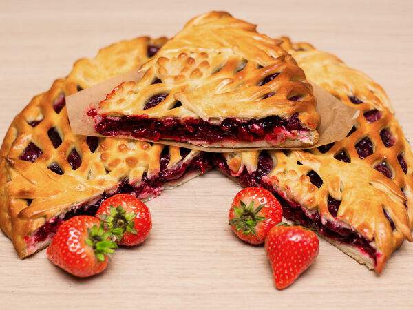 Яблочный пирог - Пирог с клубникой