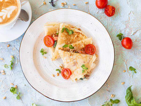 Кофебулка - Блины с лососем и шпинатом