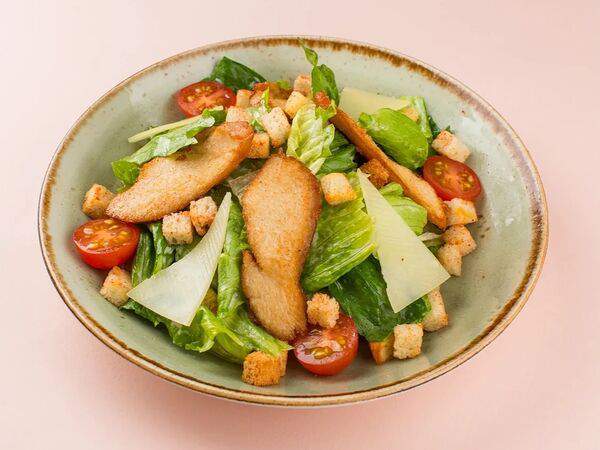 Tulum - Салат Цезарь с курицей