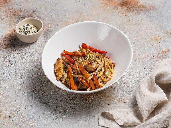 Travelers coffee - Вок с курицей