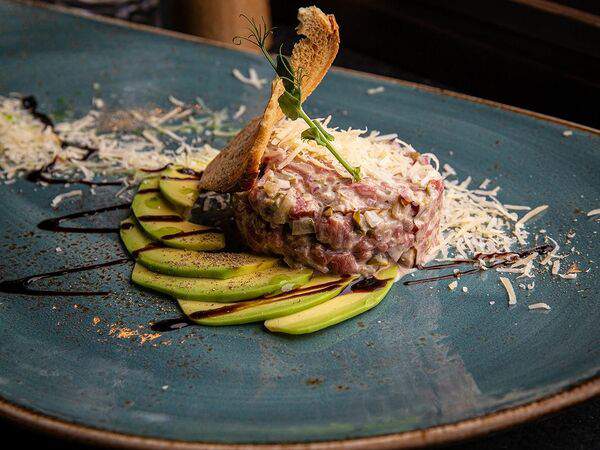 Прожарка - Тартар из мраморной говядины