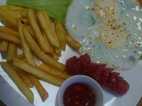 ОстровОК - Завтрак №2 с сосиской, яйцом и картофелем Фри