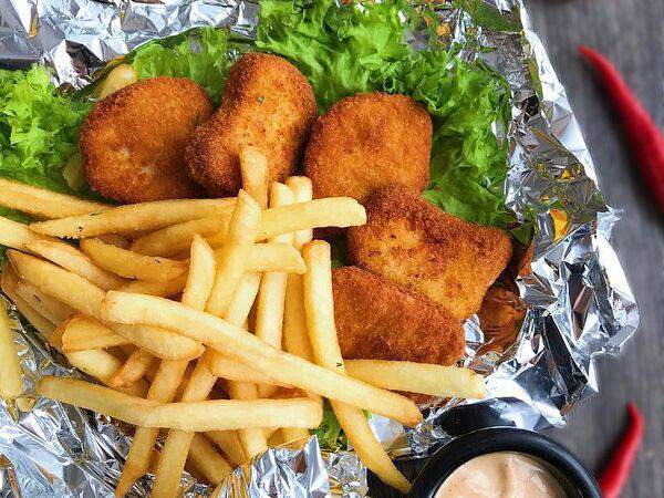 Mango - Куриные наггетсы с фришкой и соус