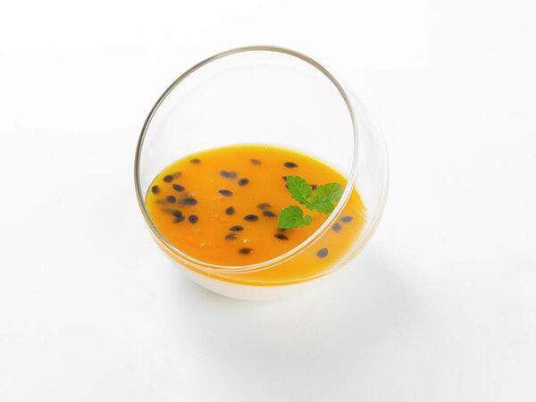 Труффальдино - Панна-котта с соусом Маракуйя