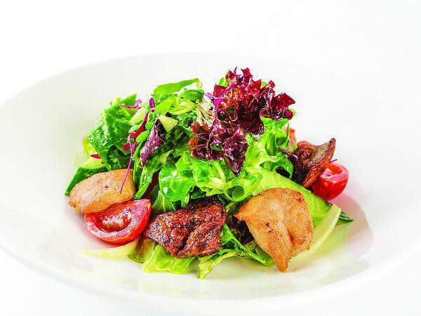 Труффальдино - Теплый салат с печенью и мясом цыпленка