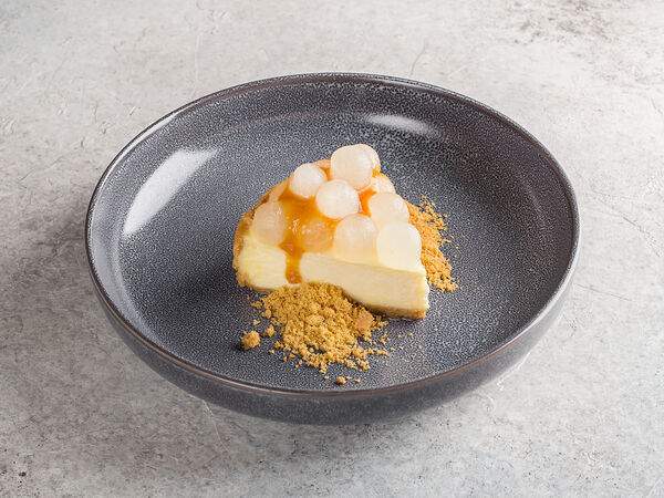 Море рядом - Чизкейк с сезонными фруктами