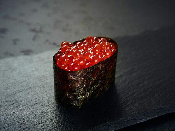 Маэстро суши - Гункан с красной икрой