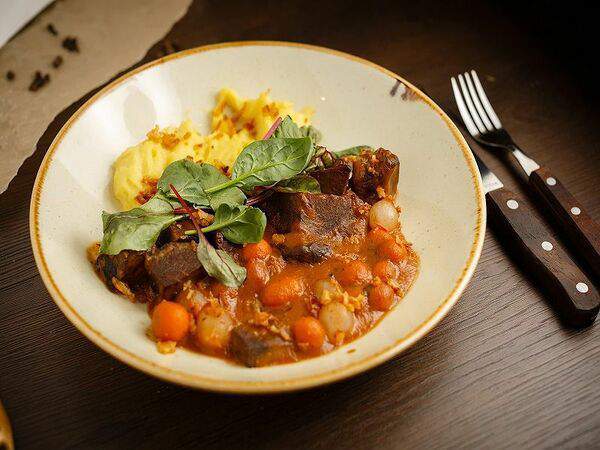 Вершина - Томленые говяжьи щеки