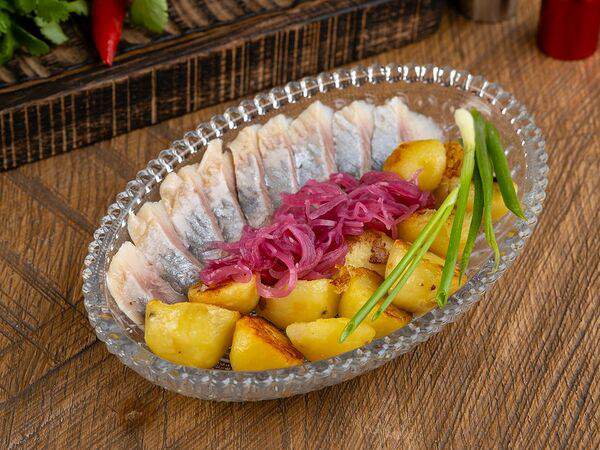 Агонь BBQ Ratskeller - Пряная сельдь с обжаренным картофелем