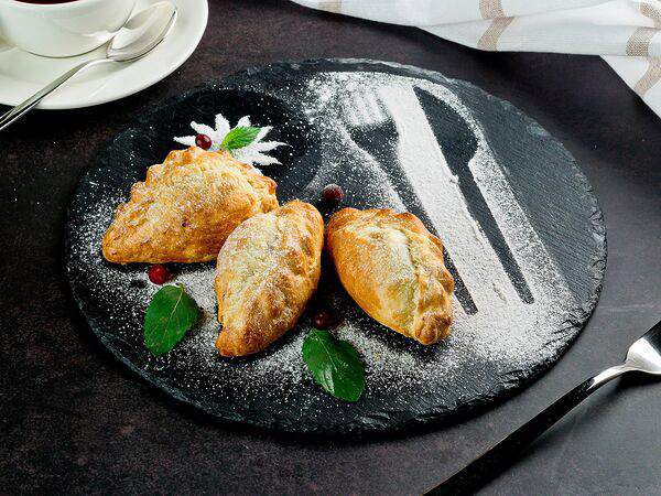 Грильяж - Расстегай с яблоком