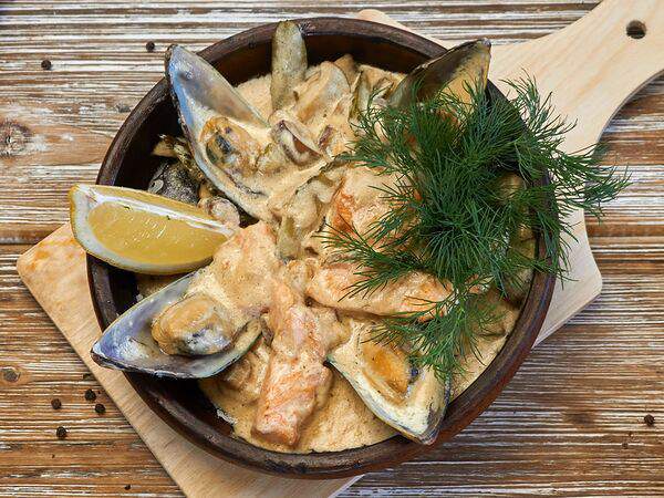 Saperavi - Семга с мидиями в сливочно-имбирном соусе