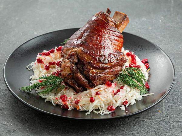 Jager Meet to Eat - Свиная рулька с фирменной квашеной капустой