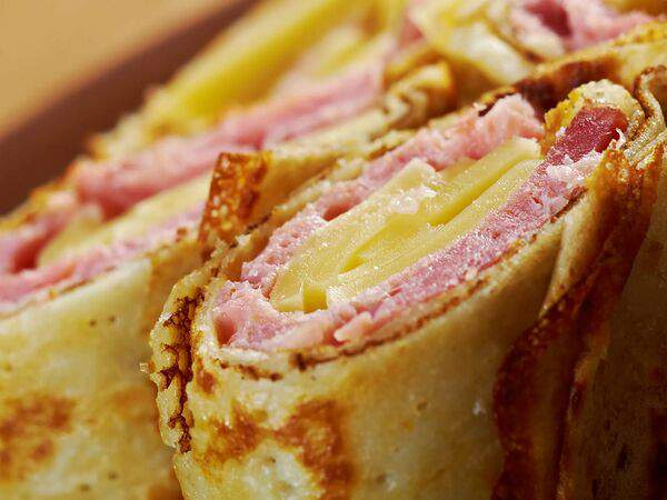 Дольче & Лючиа - Блин с ветчиной и сыром