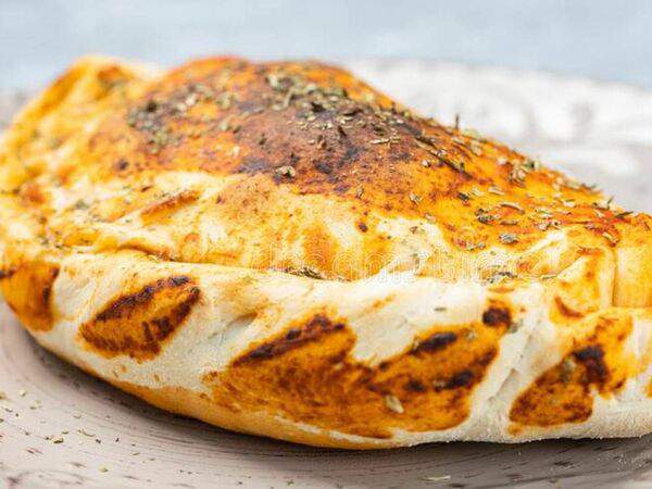 Mr. Pancake - Пицца закрытая классическая с сыром