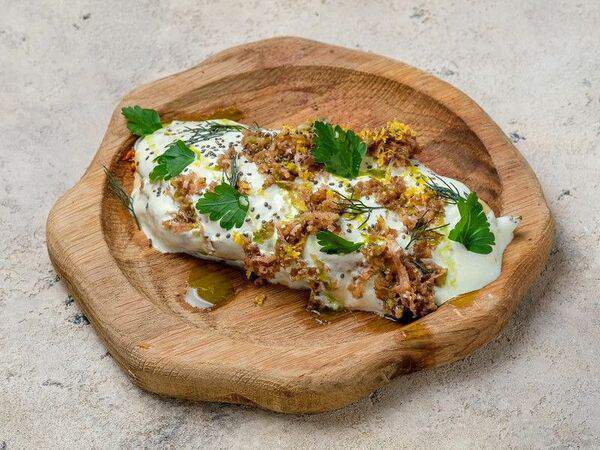 Кафе 38 - Печеный батат с сырным соусом