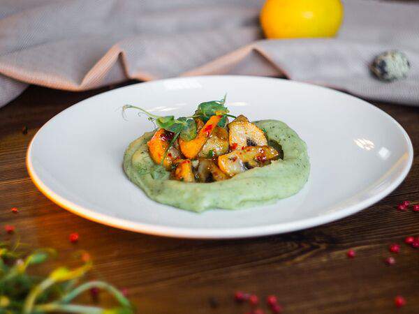 Темерницкий - Картофельное пюре с базиликом и жаренными шампиньонами