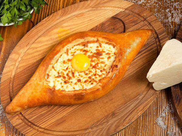 Трапеза - Хачапури по-аджарски