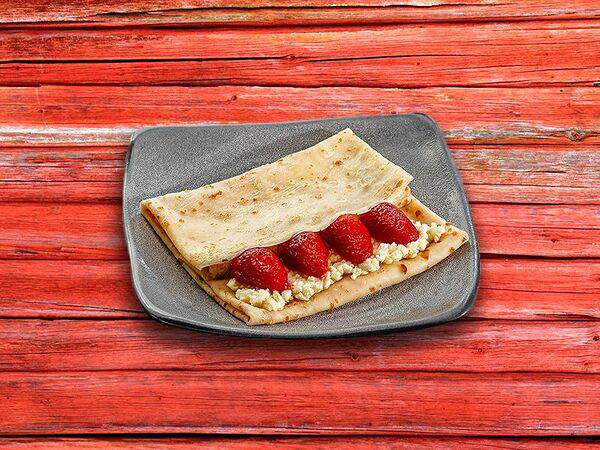 Русские блины - Блин с клубникой и ванильным творожком